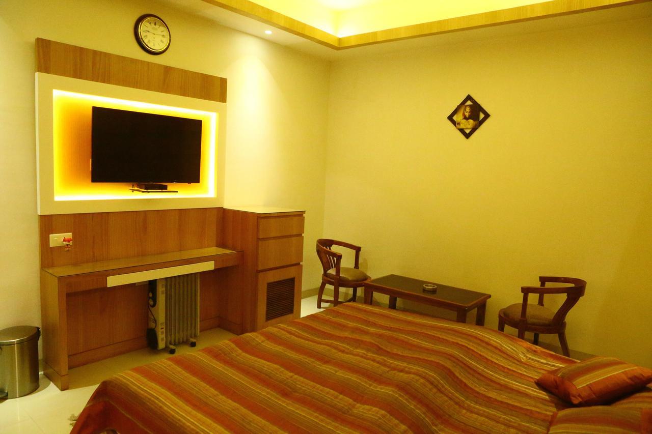 Hotel Deepali Sāgar Exterior foto