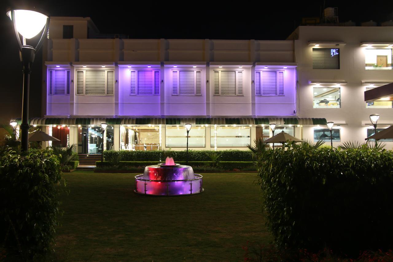 Hotel Deepali Sāgar Exterior foto