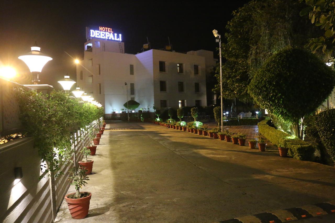 Hotel Deepali Sāgar Exterior foto