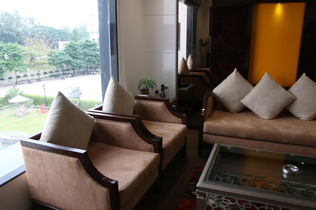 Hotel Deepali Sāgar Exterior foto